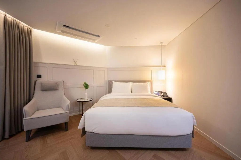 Bed in HOTEL D EDITION