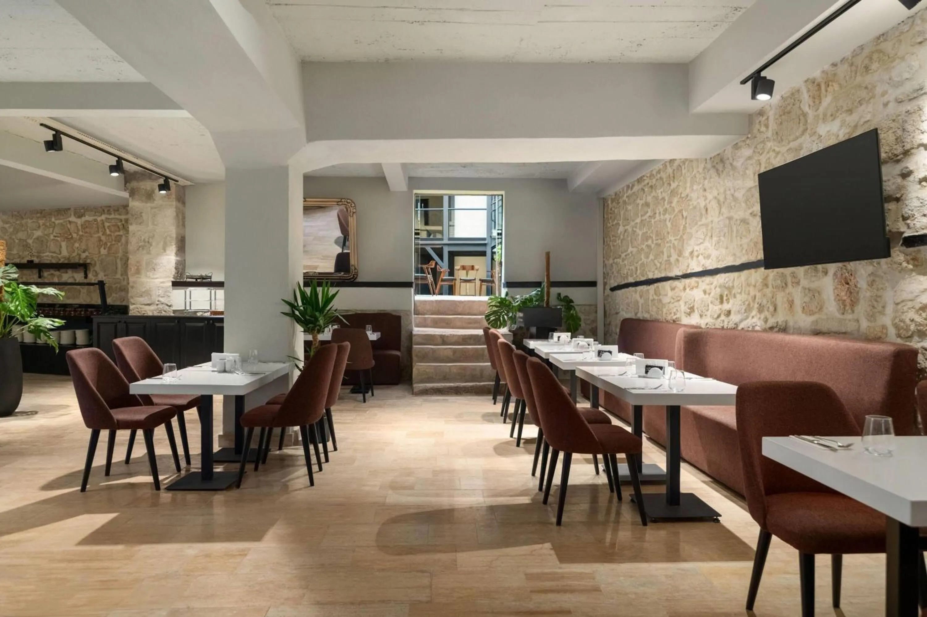 Restaurant/places to eat in Wyndham Tarsus St.Paul