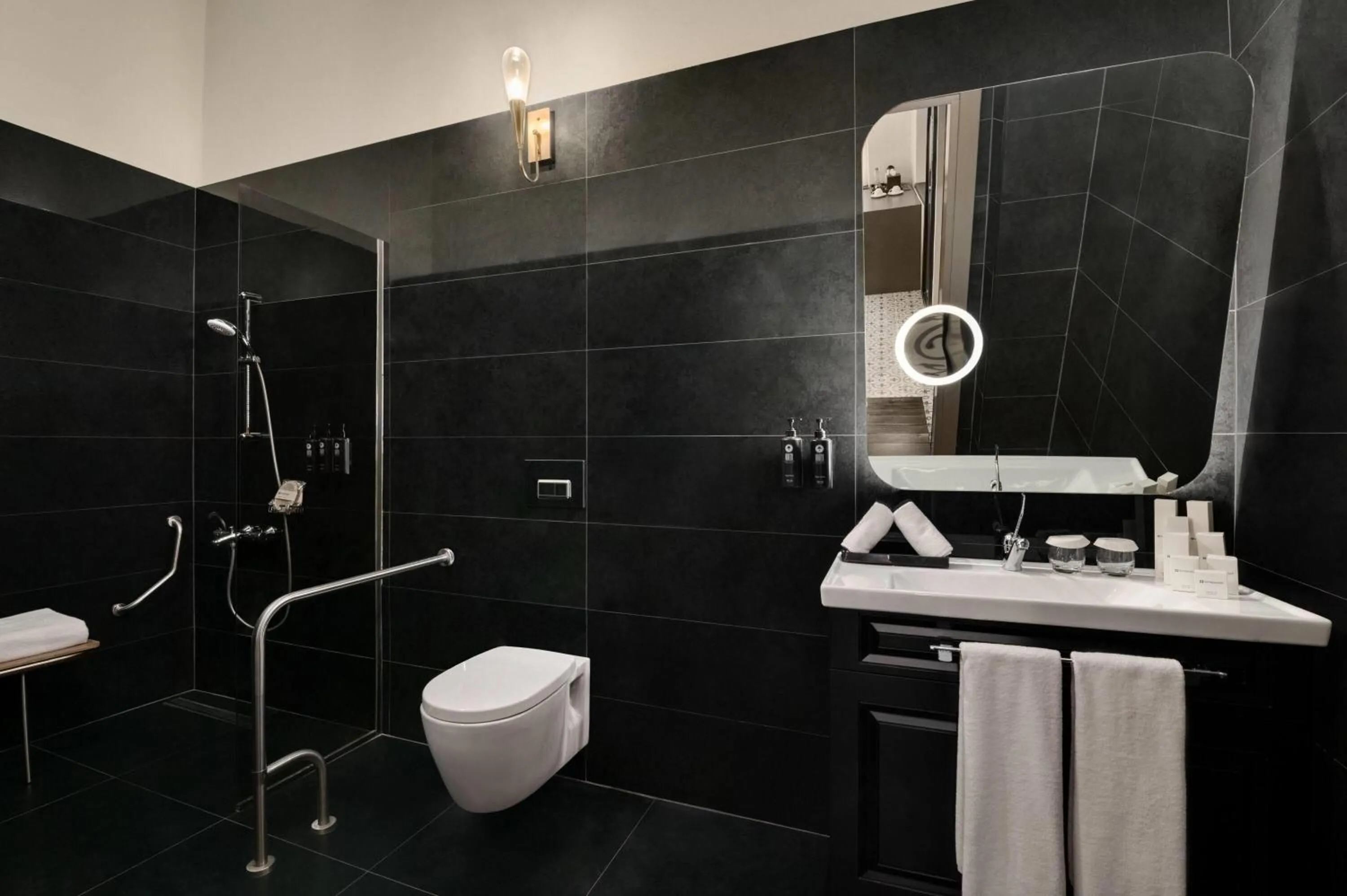 Shower in Wyndham Tarsus St.Paul