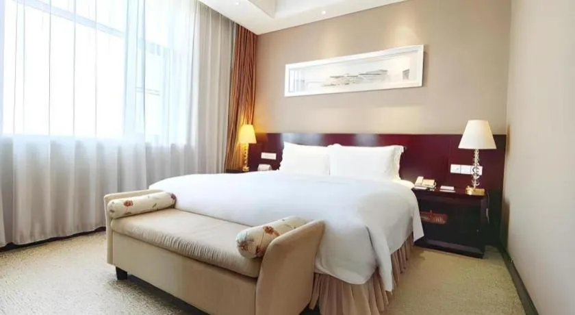 Bed in Xian Grand Soluxe International Hotel