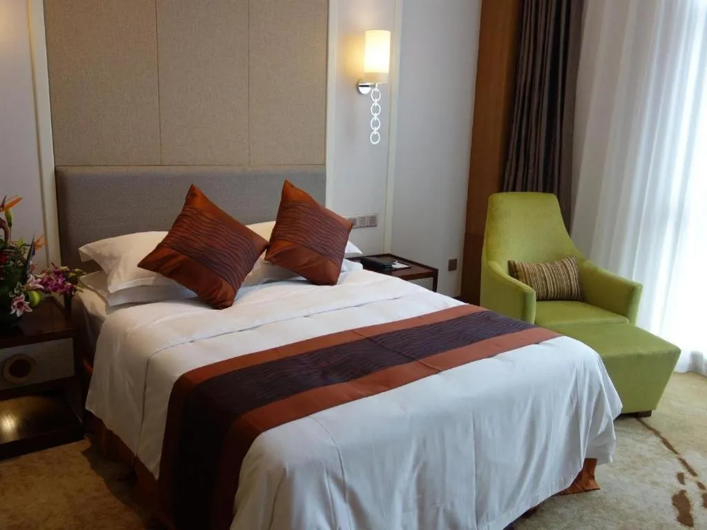 Bed in Shanghai Manhattan Hotel Minhang