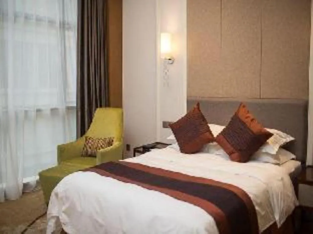 Bed in Shanghai Manhattan Hotel Minhang