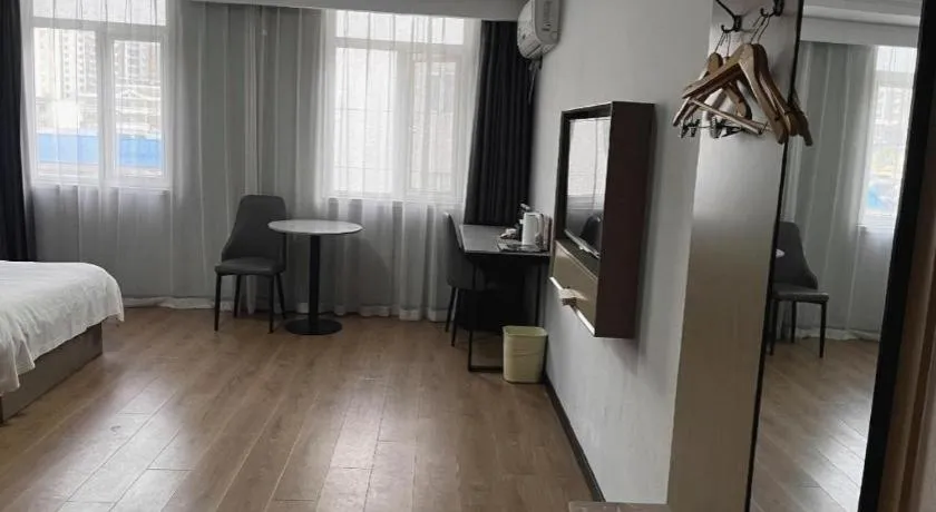 Bed in GreenTree Inn Hefei East Wangjiang Road CTCE Express Hotel