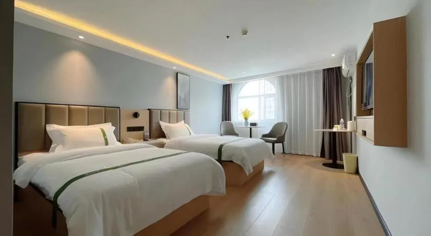 Bed in GreenTree Inn Hefei East Wangjiang Road CTCE Express Hotel