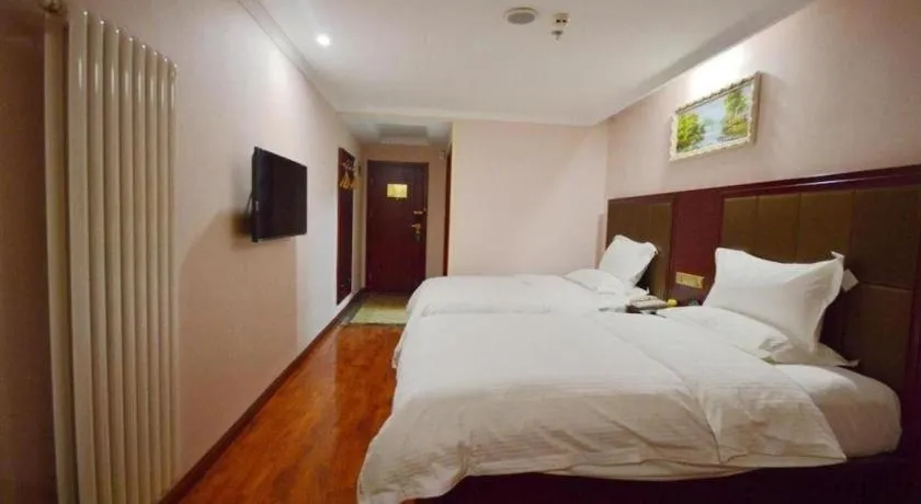Bed in GreenTree Inn Hefei East Wangjiang Road CTCE Express Hotel