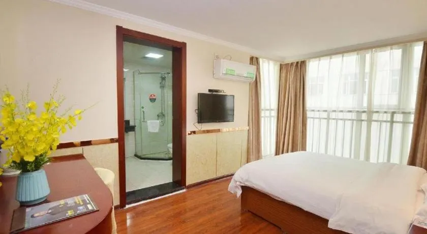 Bed in GreenTree Inn Hefei East Wangjiang Road CTCE Express Hotel