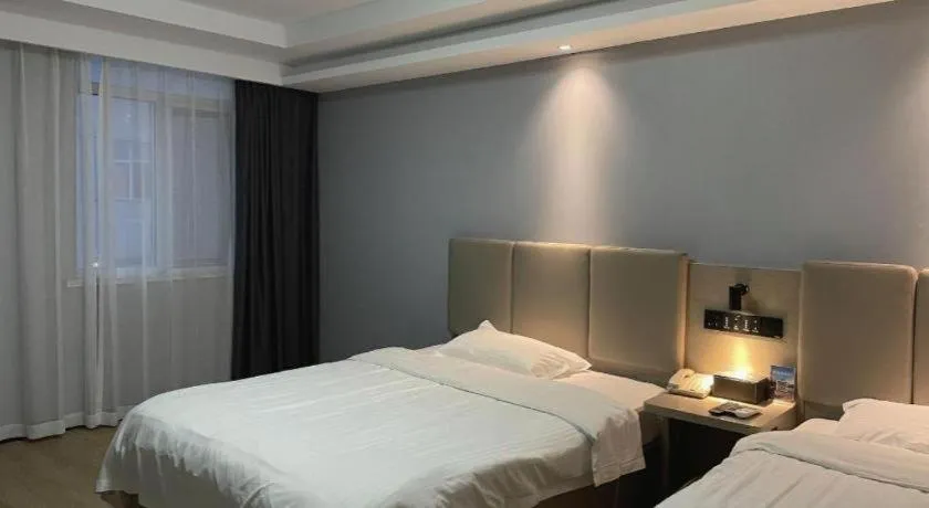 Bed in GreenTree Inn Hefei East Wangjiang Road CTCE Express Hotel