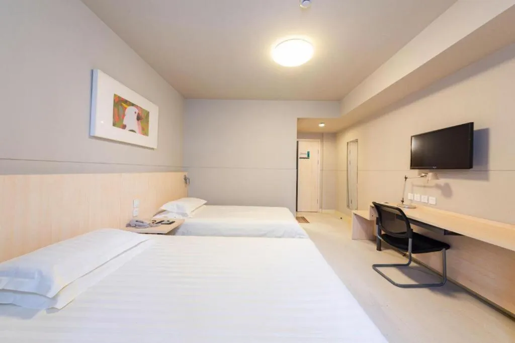 Bed in Jinjiang Inn Wuhan Linjiaohu Wanda Branch