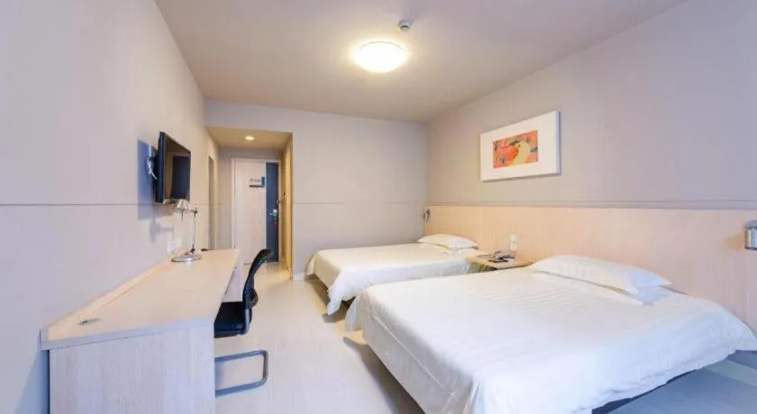 Bed in Jinjiang Inn Wuhan Linjiaohu Wanda Branch