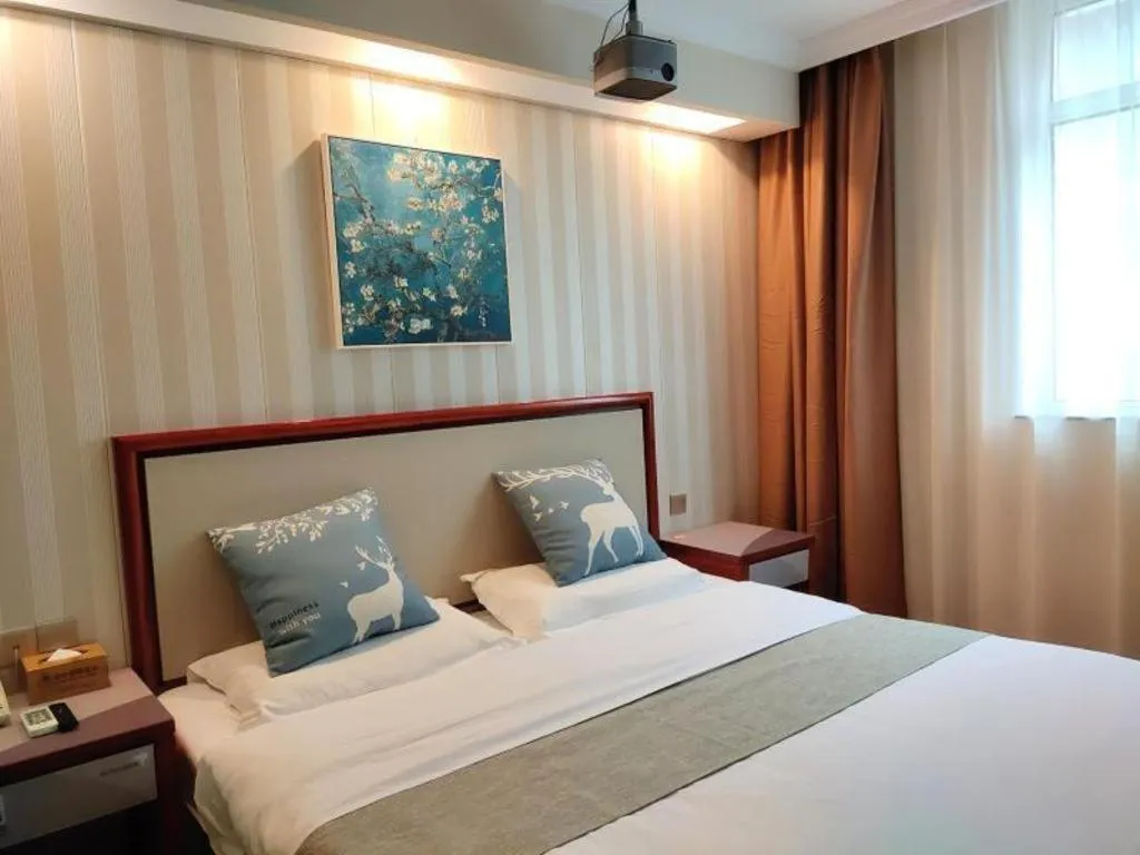 Bed in GreenTree Inn Zhenjiang Center Street No.1 Peoples Hospital Express Hotel