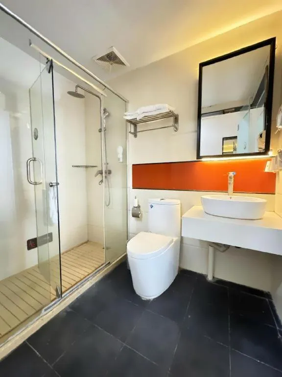 7 Days Premium·Huanggang Walking Street