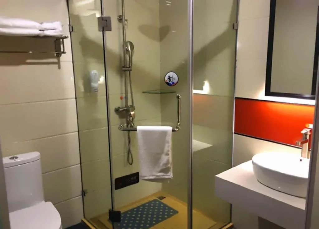 7 Days Premium·Huanggang Walking Street