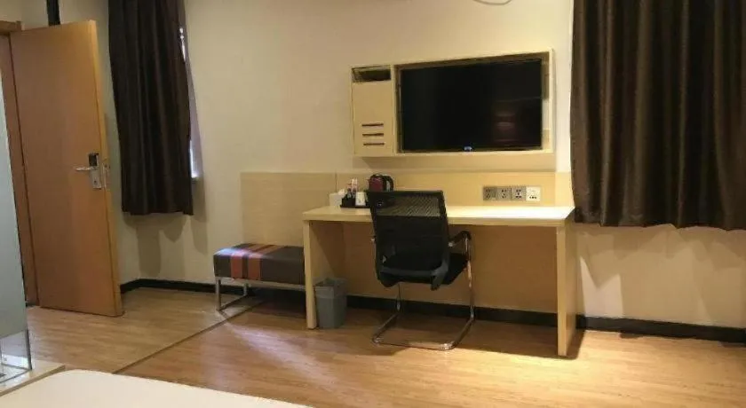 Bed in 7 Days Premium·Huanggang Walking Street