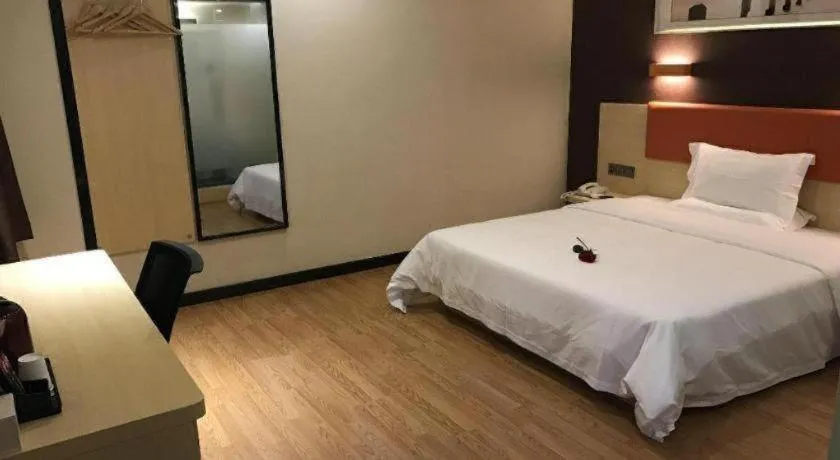 Bed in 7 Days Premium·Huanggang Walking Street