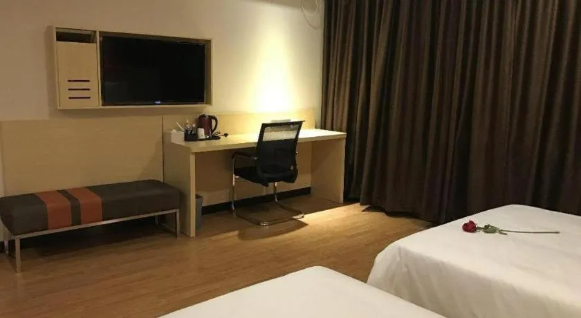 Bed in 7 Days Premium·Huanggang Walking Street