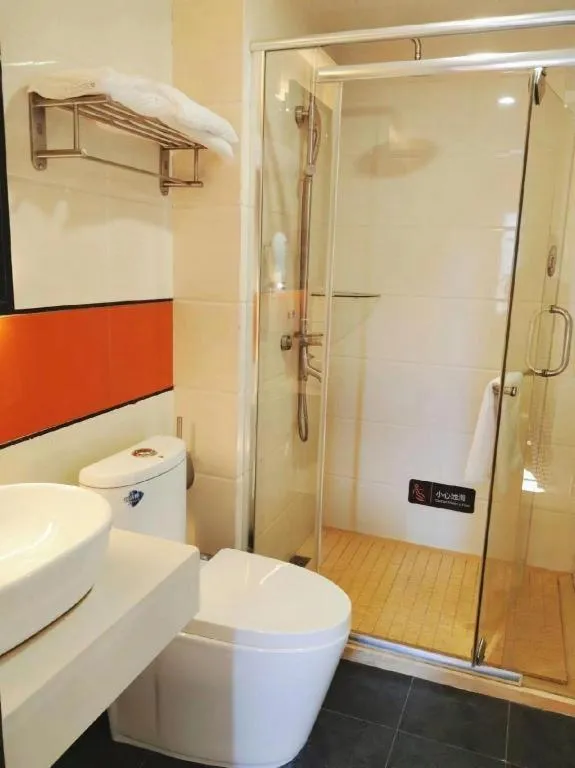 7 Days Premium·Huanggang Walking Street