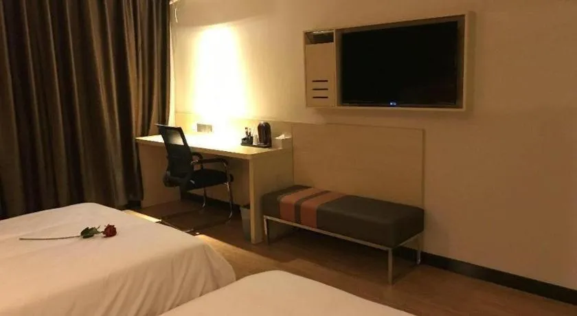 Bed in 7 Days Premium·Huanggang Walking Street