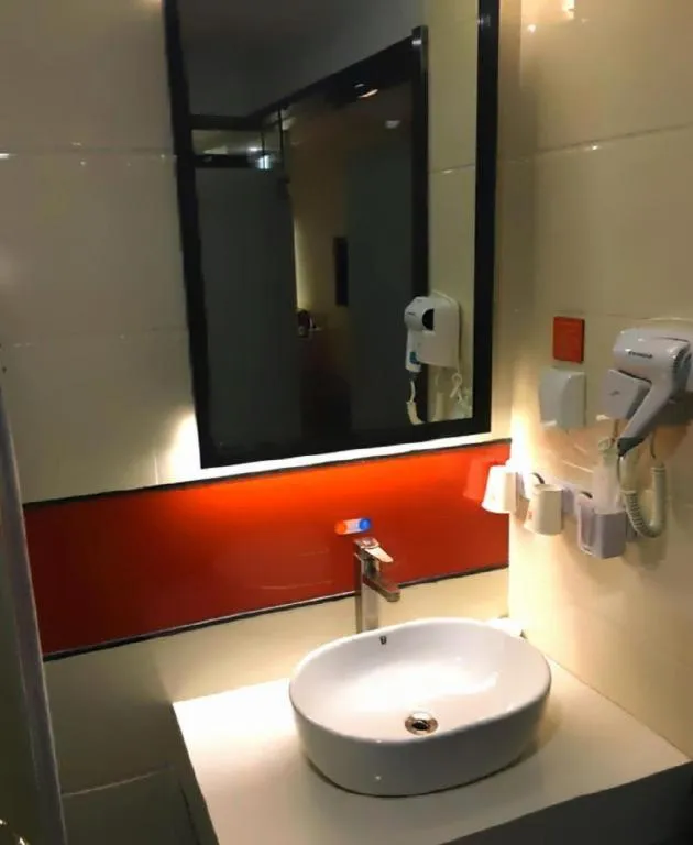 7 Days Premium·Huanggang Walking Street