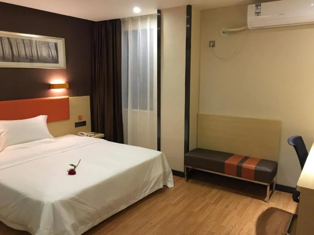Bed in 7 Days Premium·Huanggang Walking Street