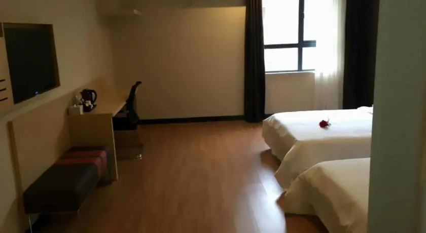 Bed in 7 Days Premium·Huanggang Walking Street