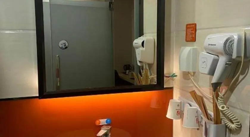 7 Days Premium·Huanggang Walking Street