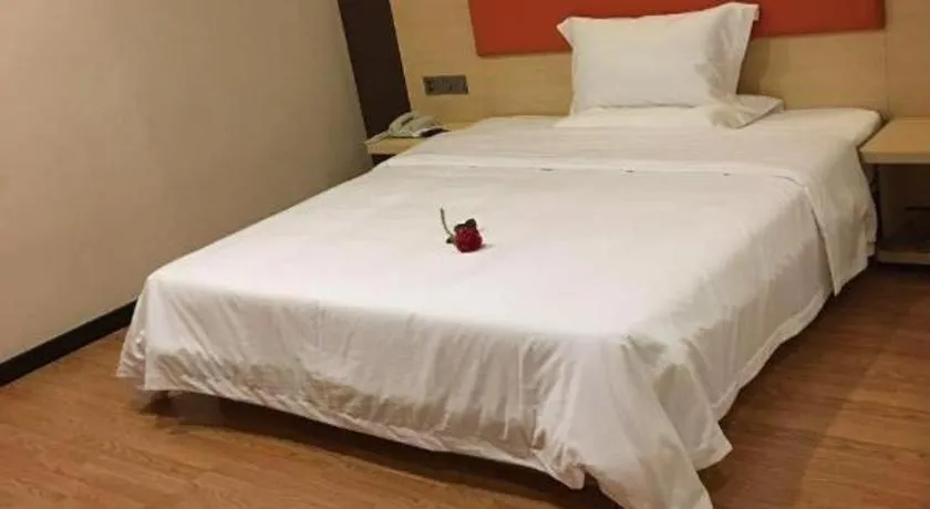 Bed in 7 Days Premium·Huanggang Walking Street