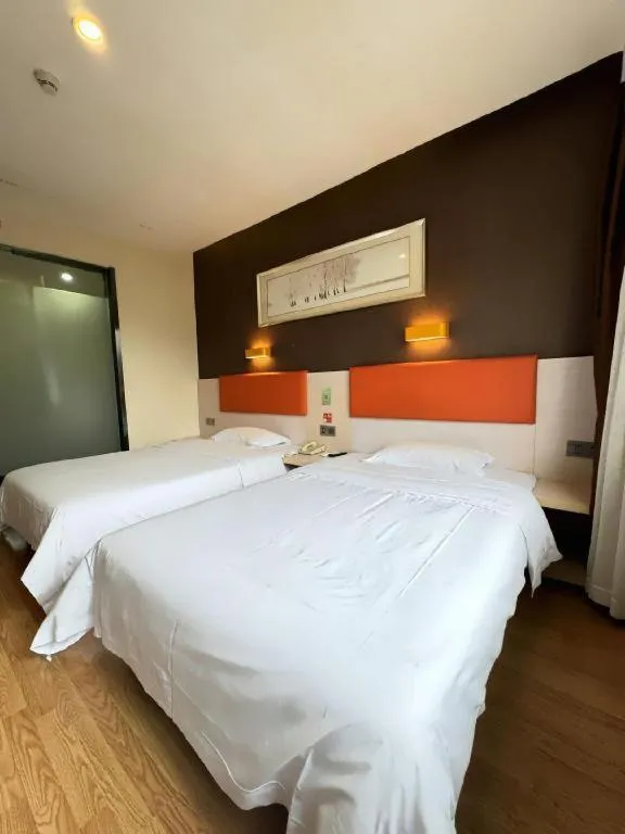 Bed in 7 Days Premium·Huanggang Walking Street