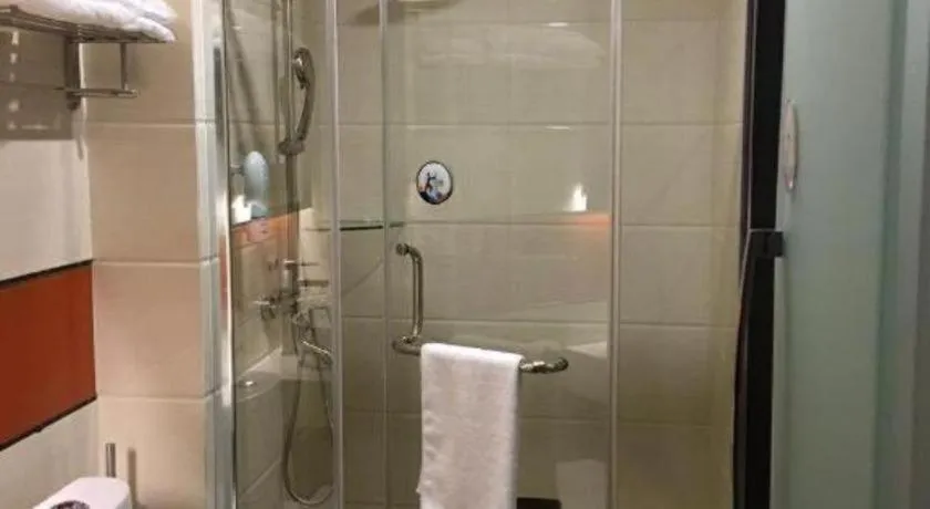 7 Days Premium·Huanggang Walking Street