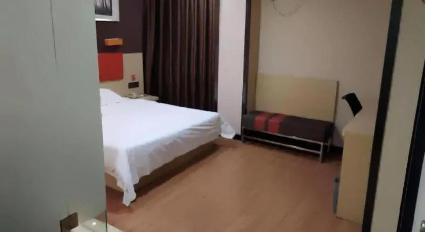 Bed in 7 Days Premium·Huanggang Walking Street