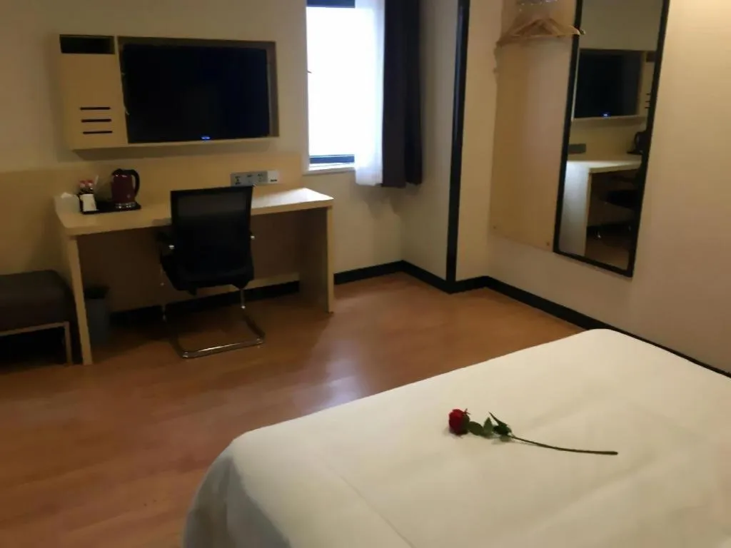 Bed in 7 Days Premium·Huanggang Walking Street