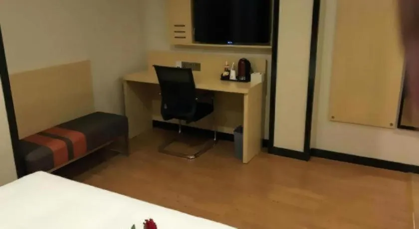 Bed in 7 Days Premium·Huanggang Walking Street