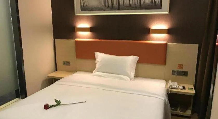 Bed in 7 Days Premium·Huanggang Walking Street