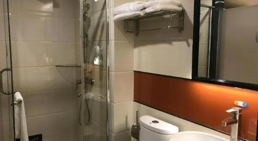 7 Days Premium·Huanggang Walking Street