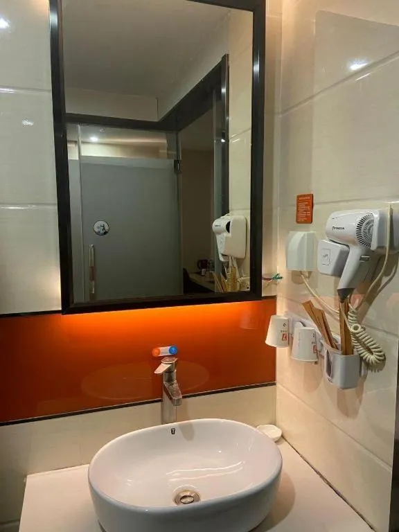 7 Days Premium·Huanggang Walking Street