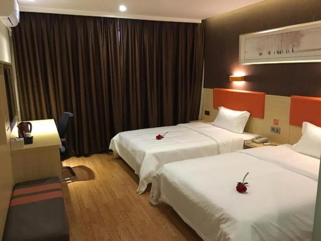 Bed in 7 Days Premium·Huanggang Walking Street