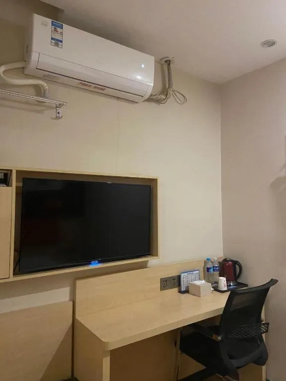 7 Days Premium·Huanggang Walking Street