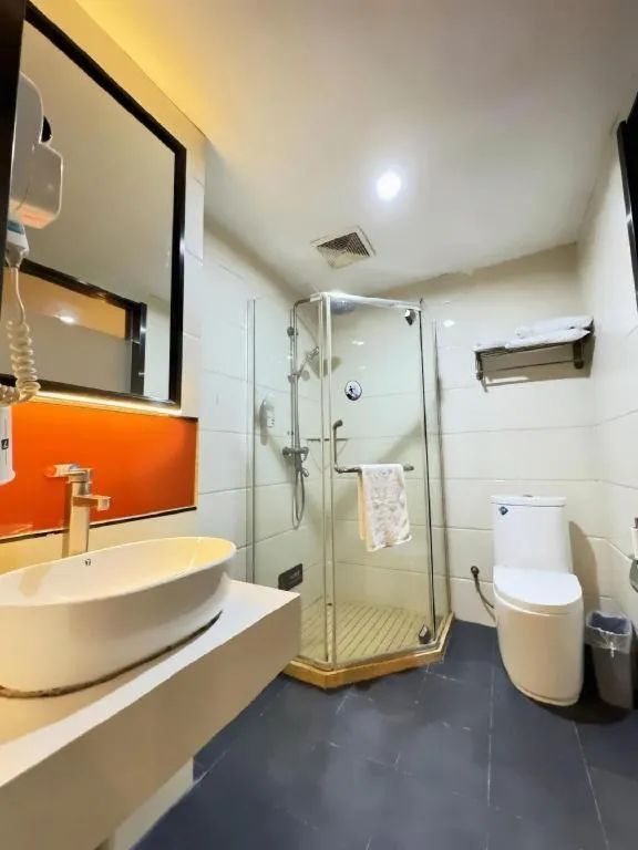 7 Days Premium·Huanggang Walking Street