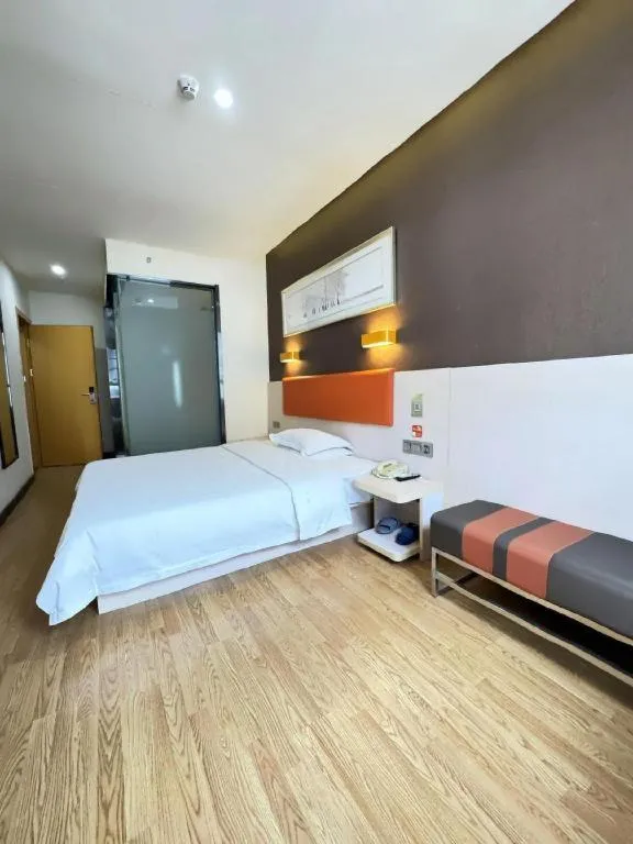 Bed in 7 Days Premium·Huanggang Walking Street