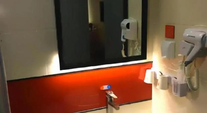 7 Days Premium·Huanggang Walking Street