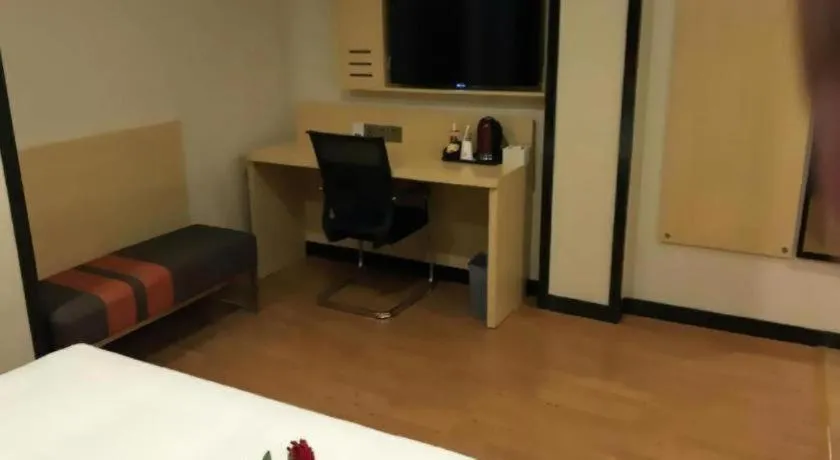 Bed in 7 Days Premium·Huanggang Walking Street