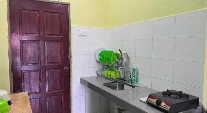 OYO 90967 Homestay Chalet Warisan Siti