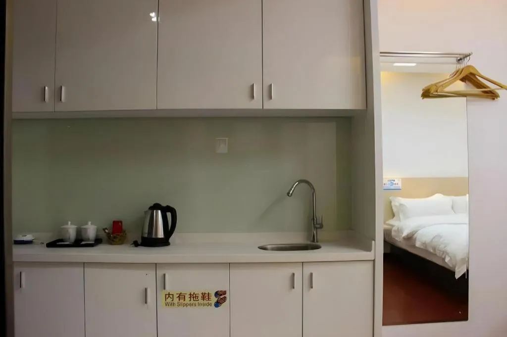 Bed in Guangzhou Hailian Hotel - Haizhu District Binjiang East Road Metro Station