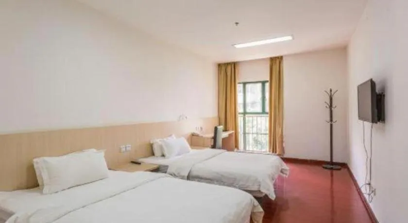 Bed in Guangzhou Hailian Hotel - Haizhu District Binjiang East Road Metro Station