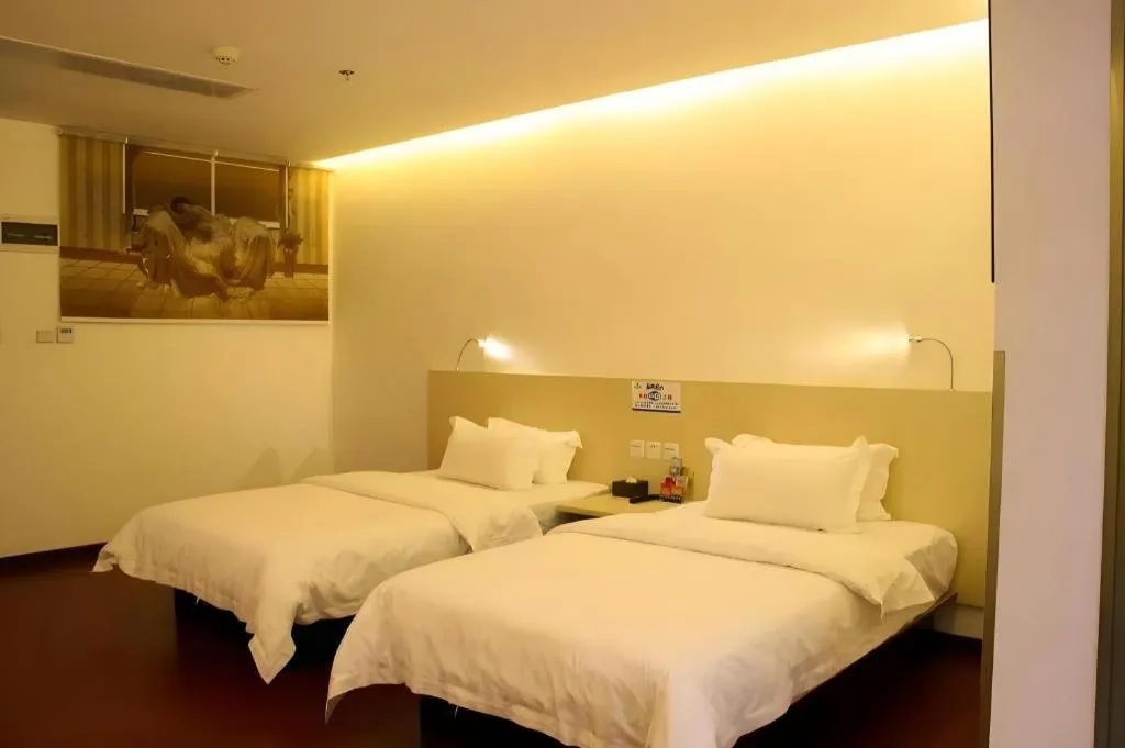 Bed in Guangzhou Hailian Hotel - Haizhu District Binjiang East Road Metro Station