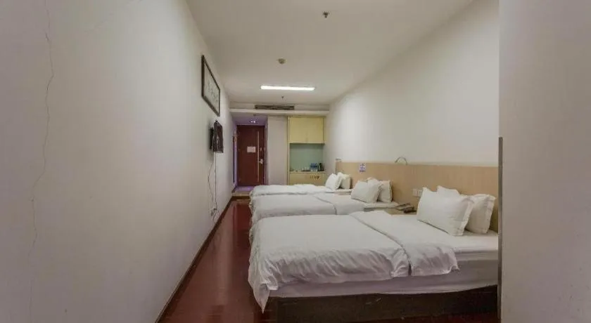 Bed in Guangzhou Hailian Hotel - Haizhu District Binjiang East Road Metro Station
