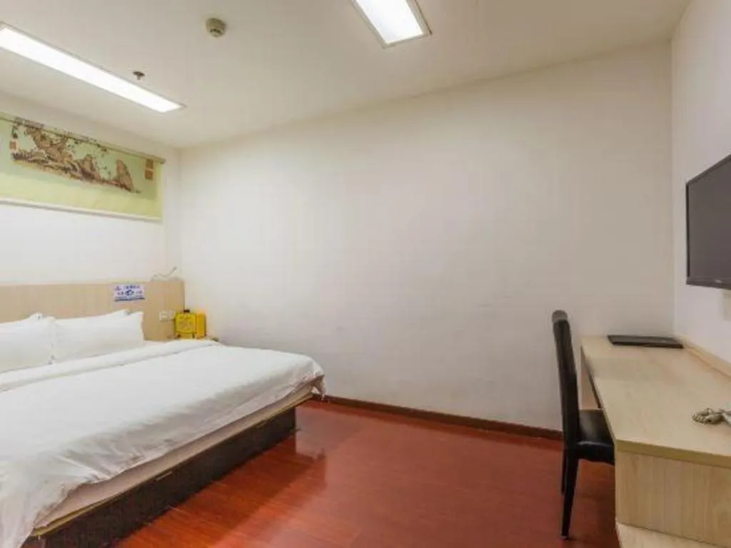 Bed in Guangzhou Hailian Hotel - Haizhu District Binjiang East Road Metro Station