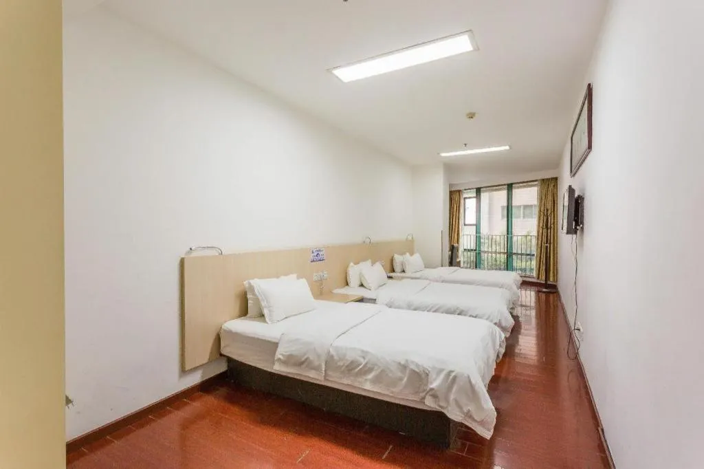 Bed in Guangzhou Hailian Hotel - Haizhu District Binjiang East Road Metro Station