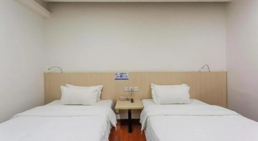 Bed in Guangzhou Hailian Hotel - Haizhu District Binjiang East Road Metro Station