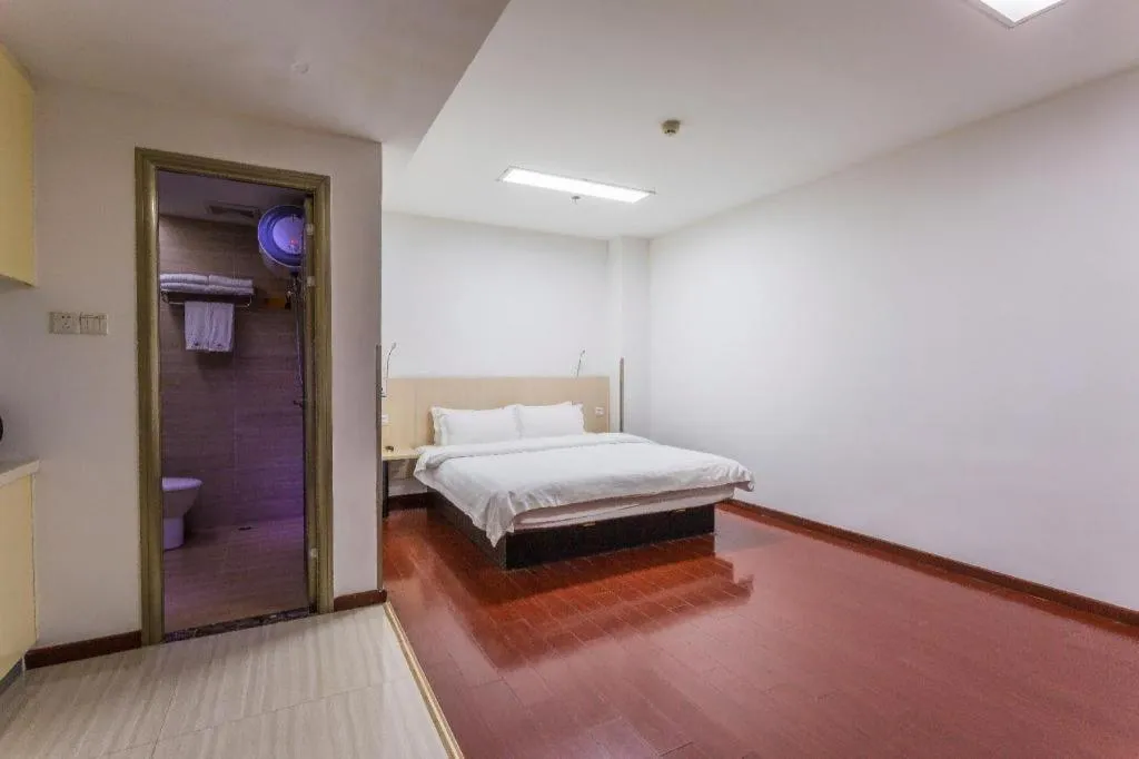 Bed in Guangzhou Hailian Hotel - Haizhu District Binjiang East Road Metro Station