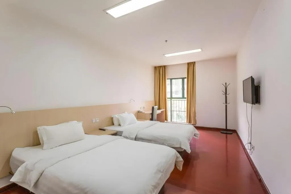 Bed in Guangzhou Hailian Hotel - Haizhu District Binjiang East Road Metro Station